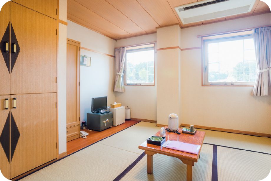 和室(6畳 3名様まで)(3室)